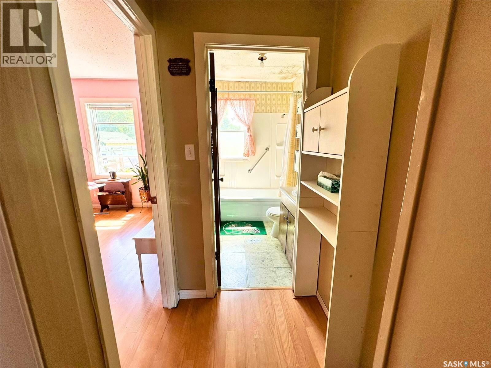 249 6th STREET E - 11