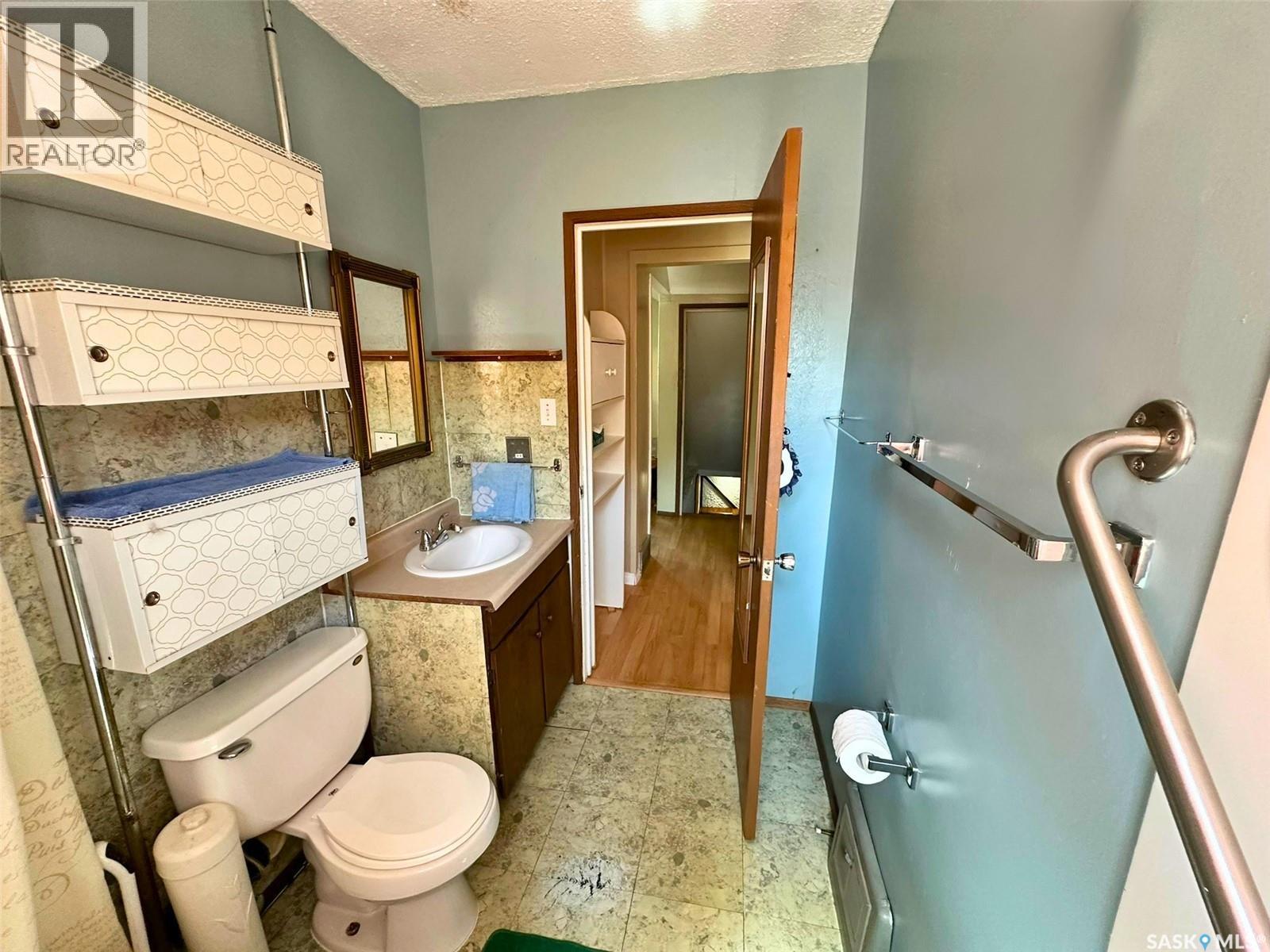 249 6th STREET E - 14