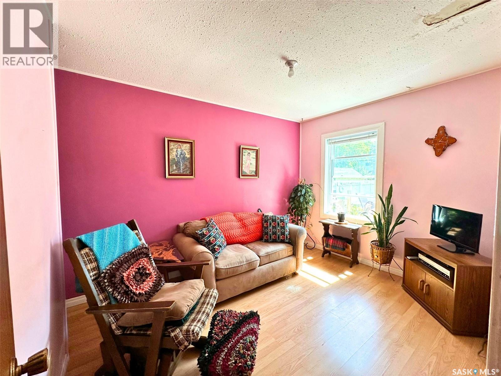 249 6th STREET E - 18