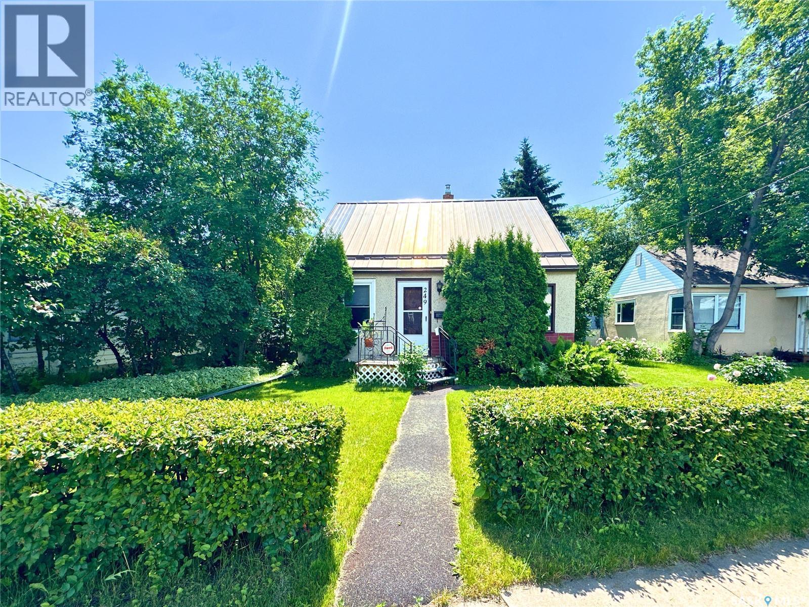 249 6th STREET E - 2