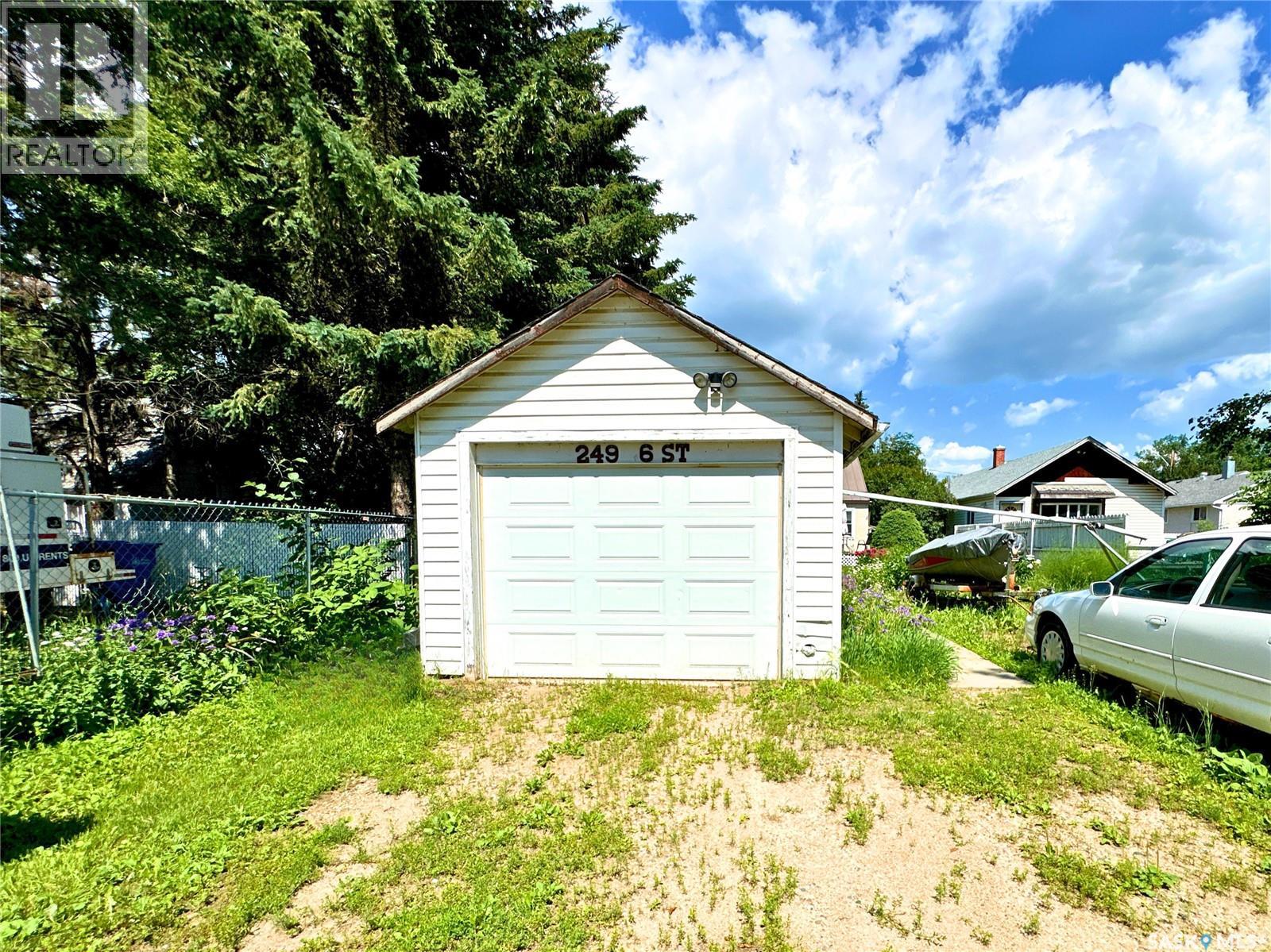 249 6th STREET E - 36