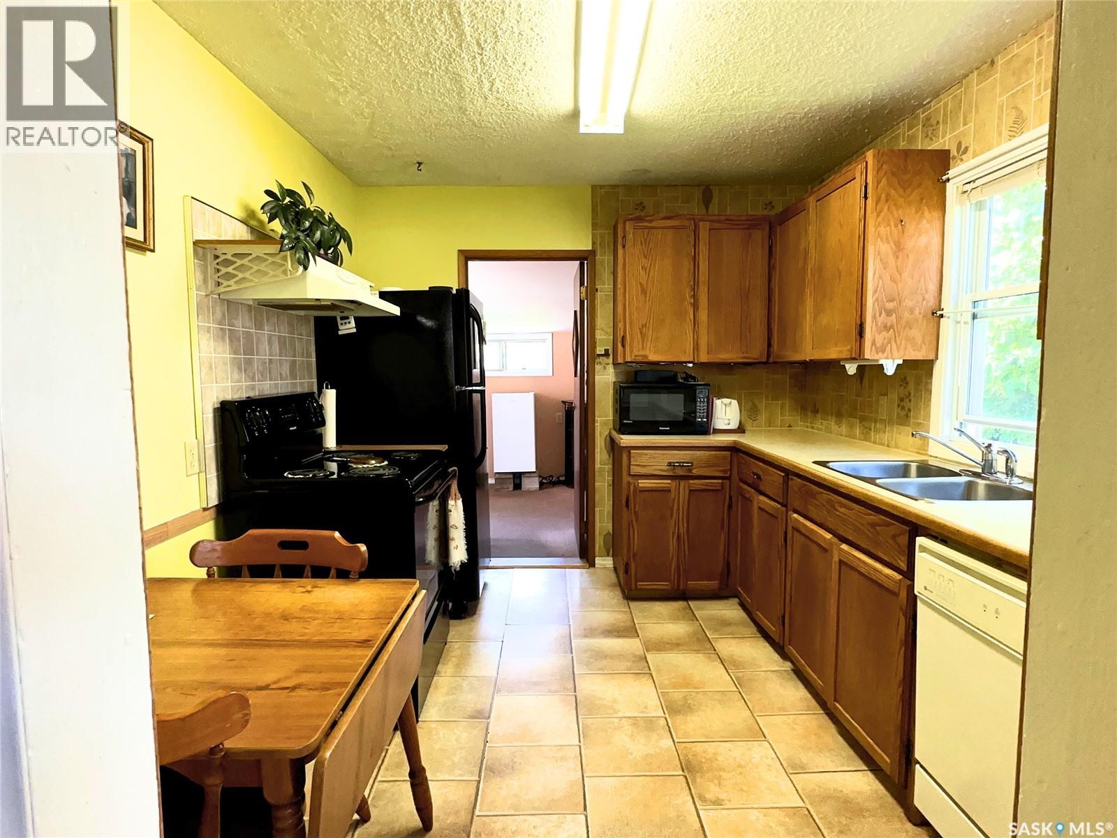 249 6th STREET E - 8