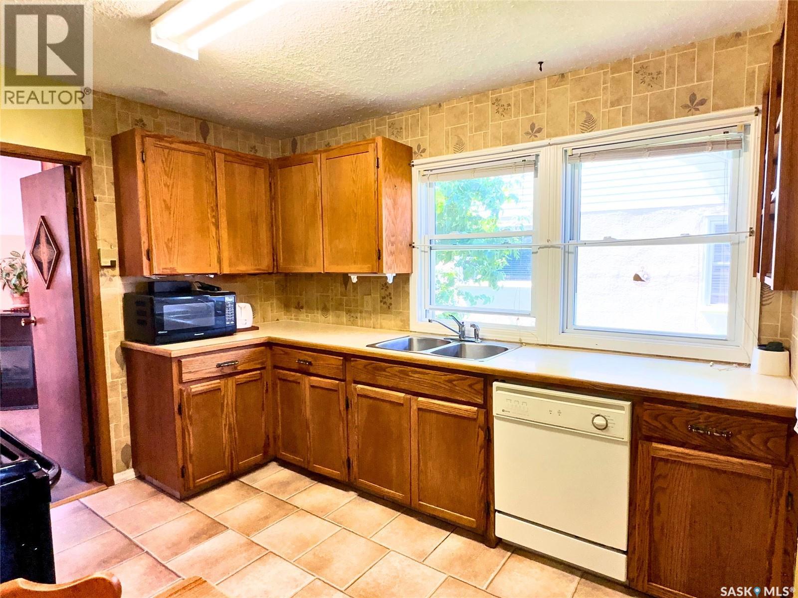 249 6th STREET E - 9