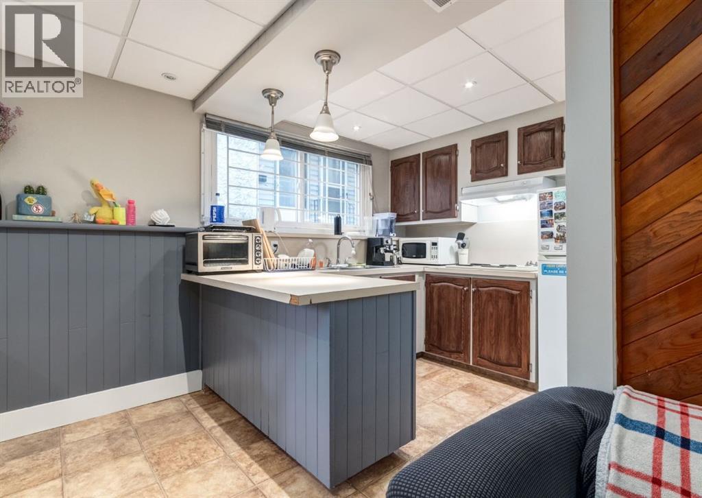 #3 123 13 Avenue NE - 23