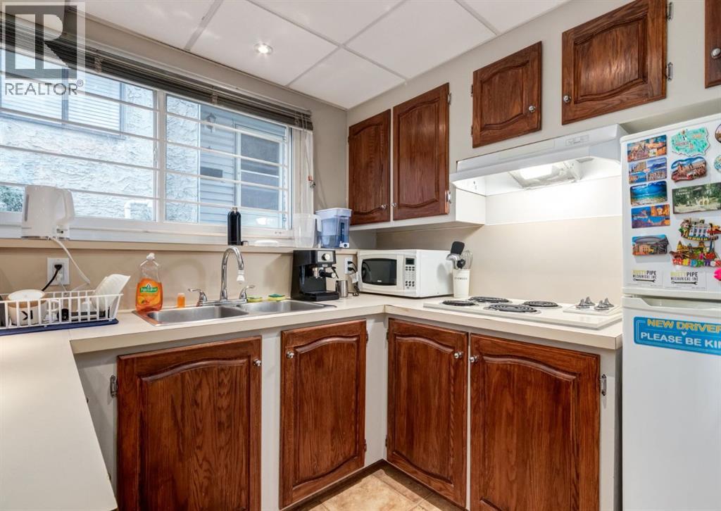 #3 123 13 Avenue NE - 24
