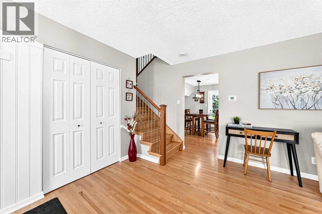10416 Mapleridge Crescent SE - Image 10