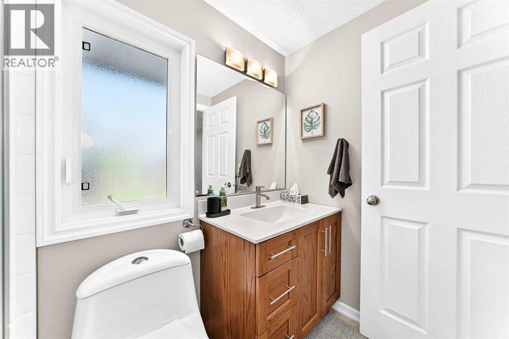 10416 Mapleridge Crescent SE - Image 39