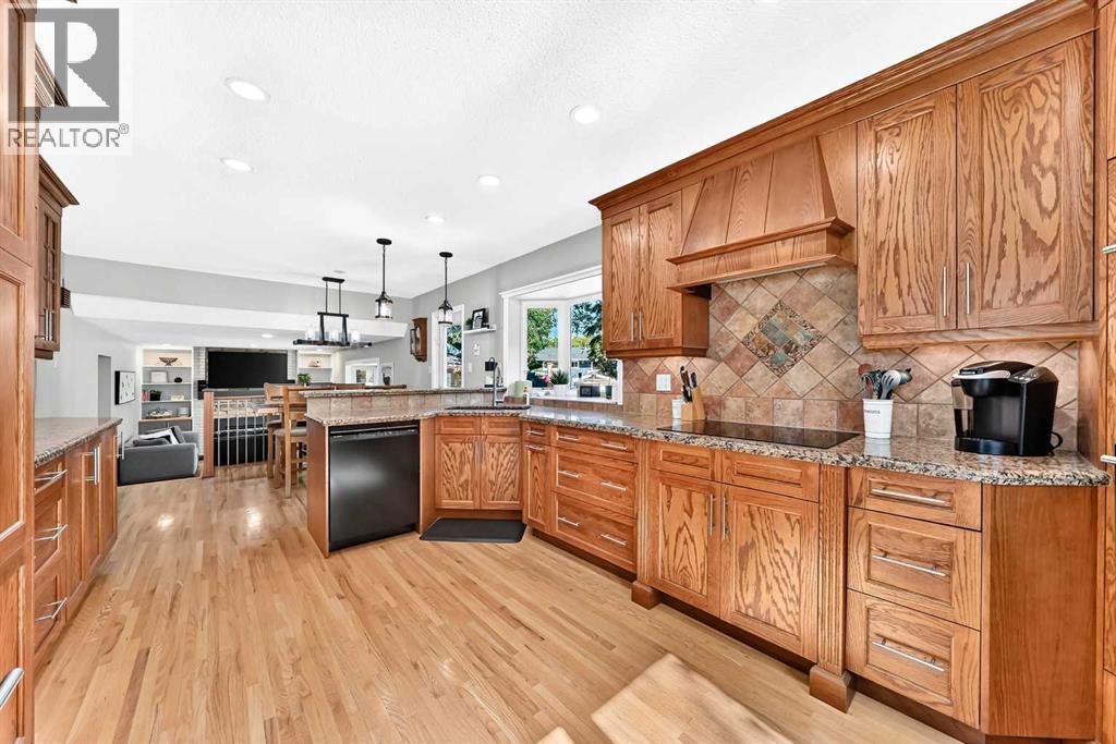 10416 Mapleridge Crescent SE - Image 17