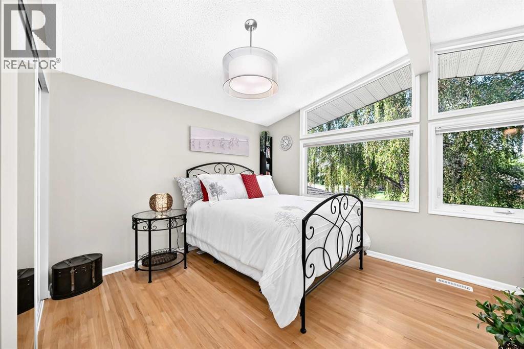 10416 Mapleridge Crescent SE - Image 34