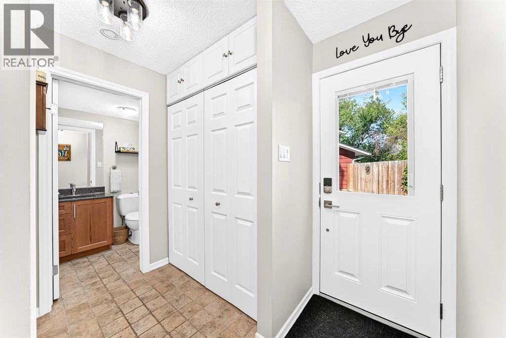 10416 Mapleridge Crescent SE - Image 25