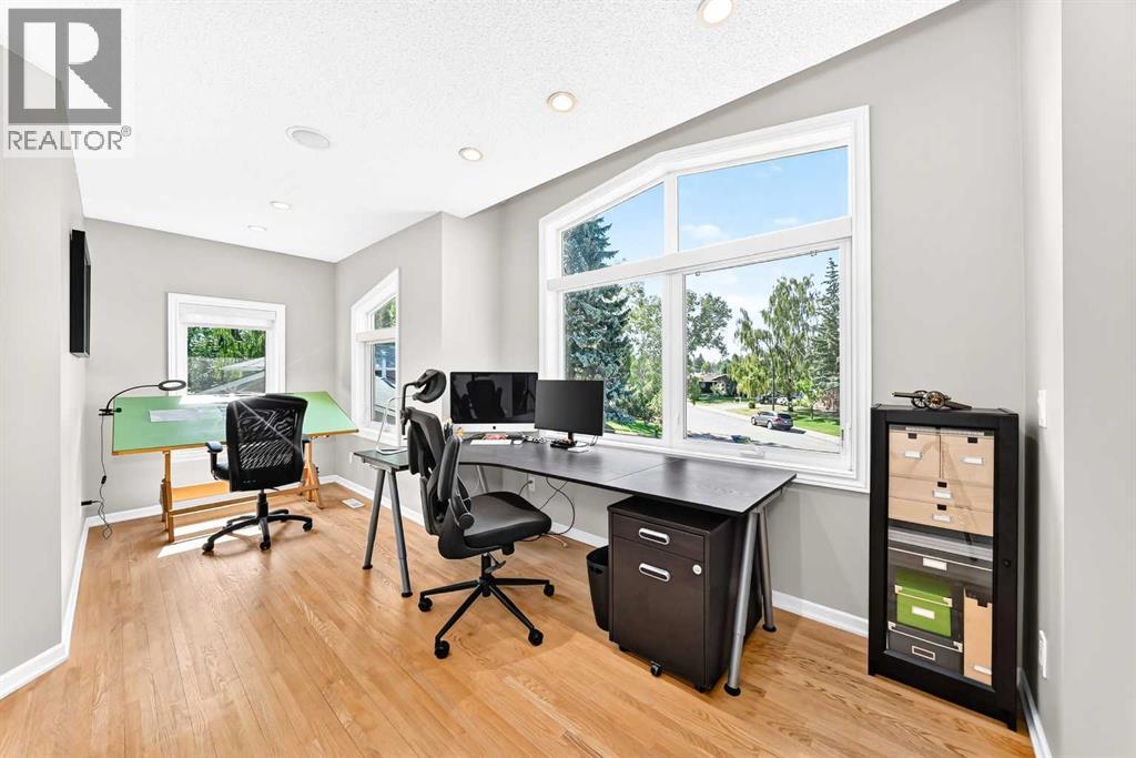 10416 Mapleridge Crescent SE - Image 32