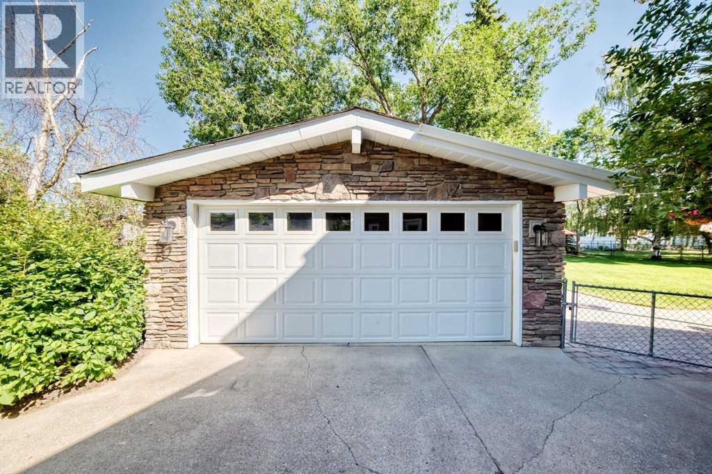 10416 Mapleridge Crescent SE - Image 42