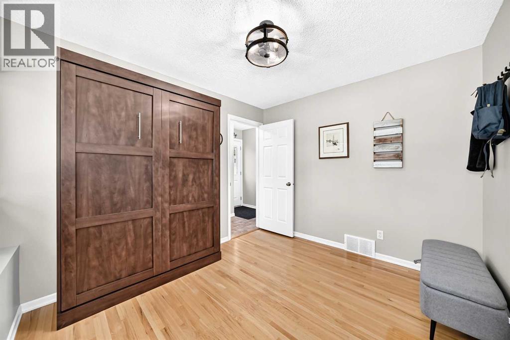 10416 Mapleridge Crescent SE - Image 23