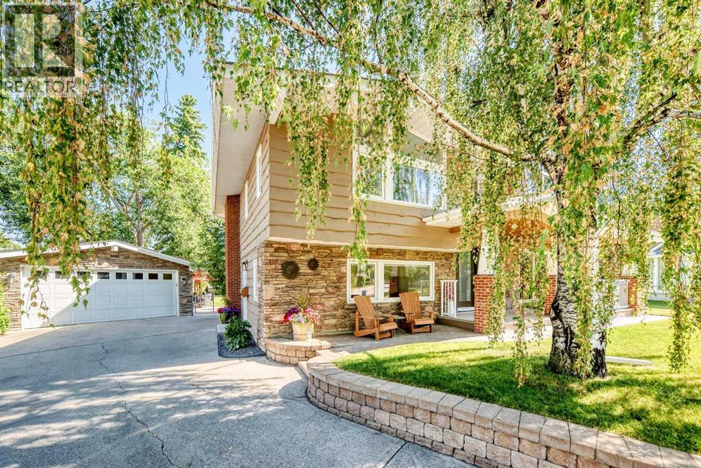 10416 Mapleridge Crescent SE - Image 4