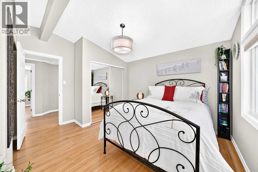 10416 Mapleridge Crescent SE - Image 35
