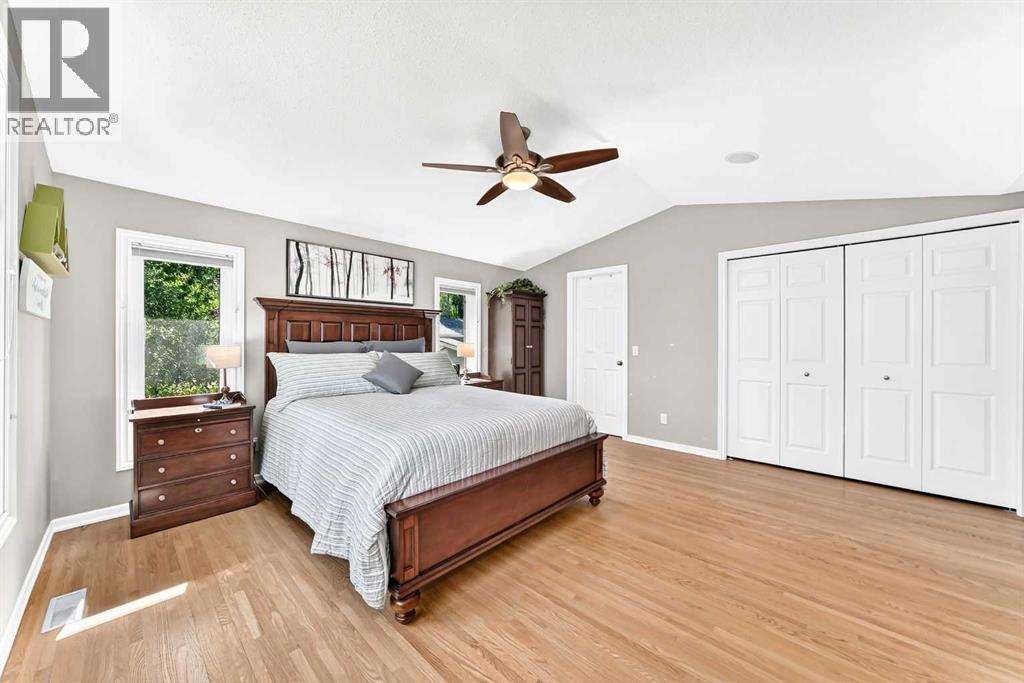 10416 Mapleridge Crescent SE - Image 27