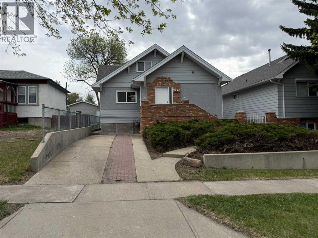 727 8 Street S - 1