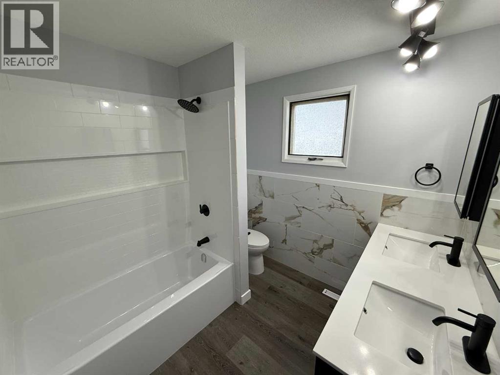 727 8 Street S - 22