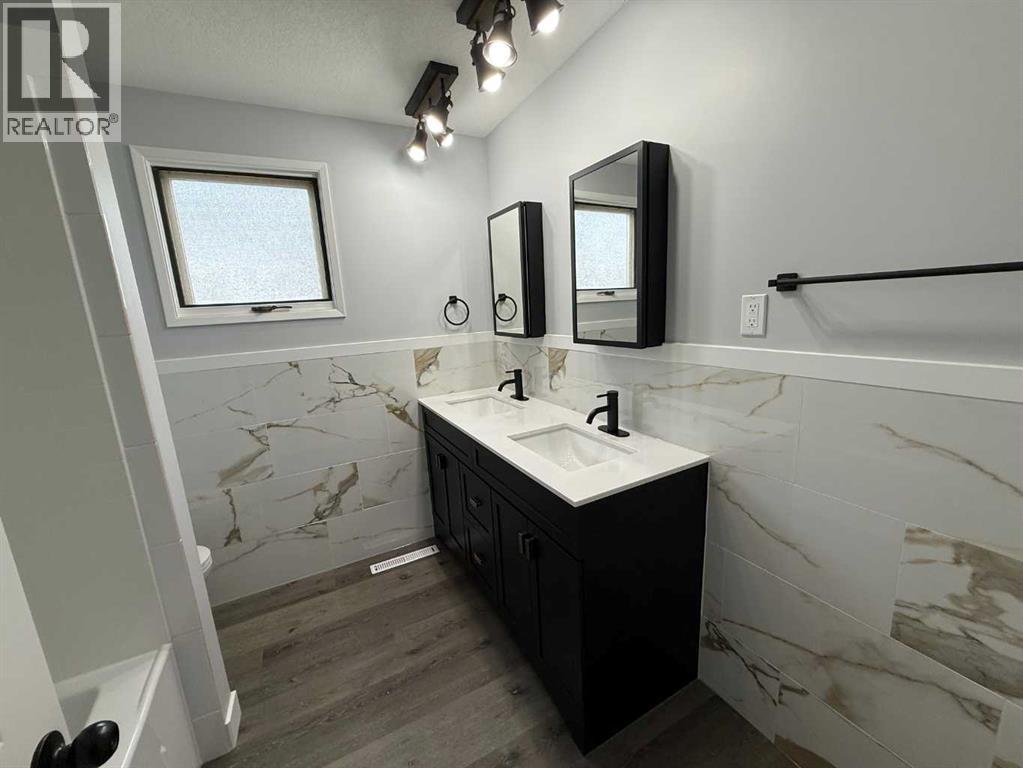 727 8 Street S - 21