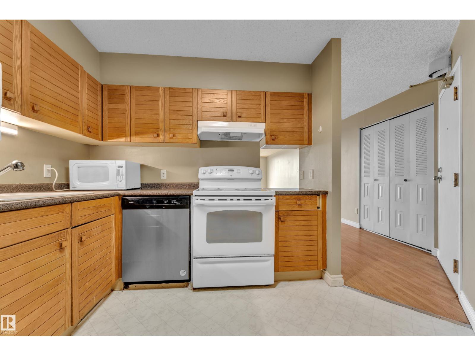 #608 10149 SASKATCHEWAN DR NW - 11