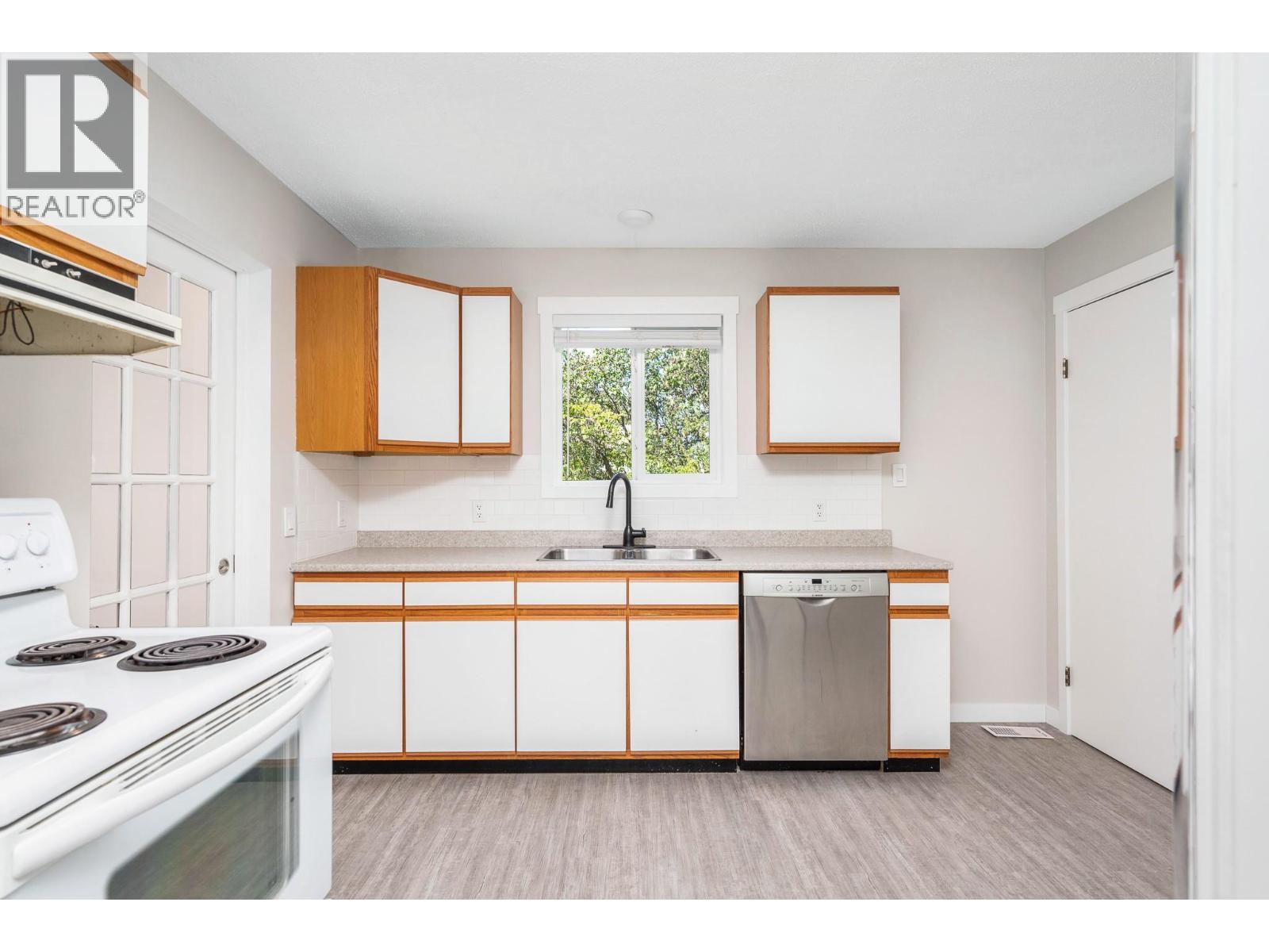 7778 Okanagan Landing Road - 8