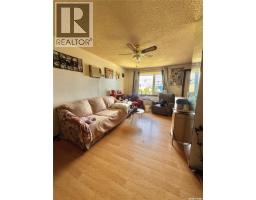 Foyer - 561 18th Street E, Prince Albert, SK S6V1H8 Photo 6