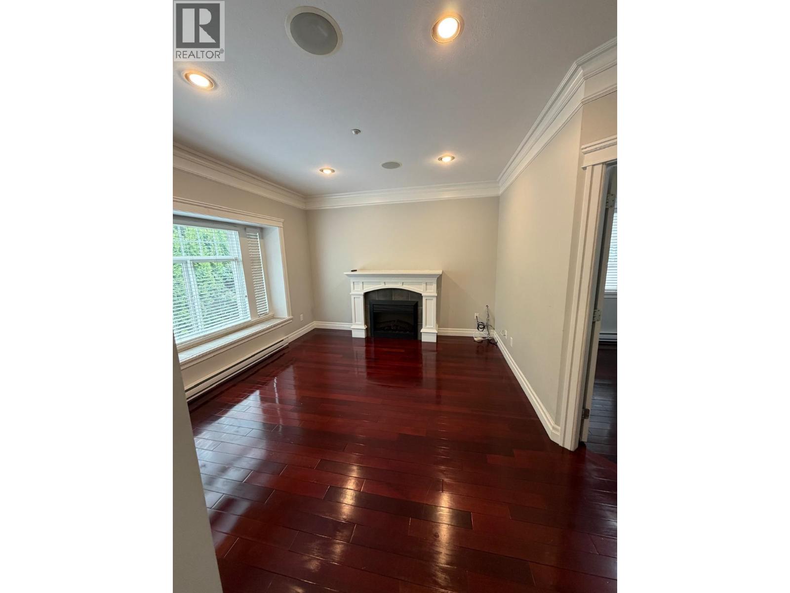 4585 COMMERCIAL STREET — photo 5