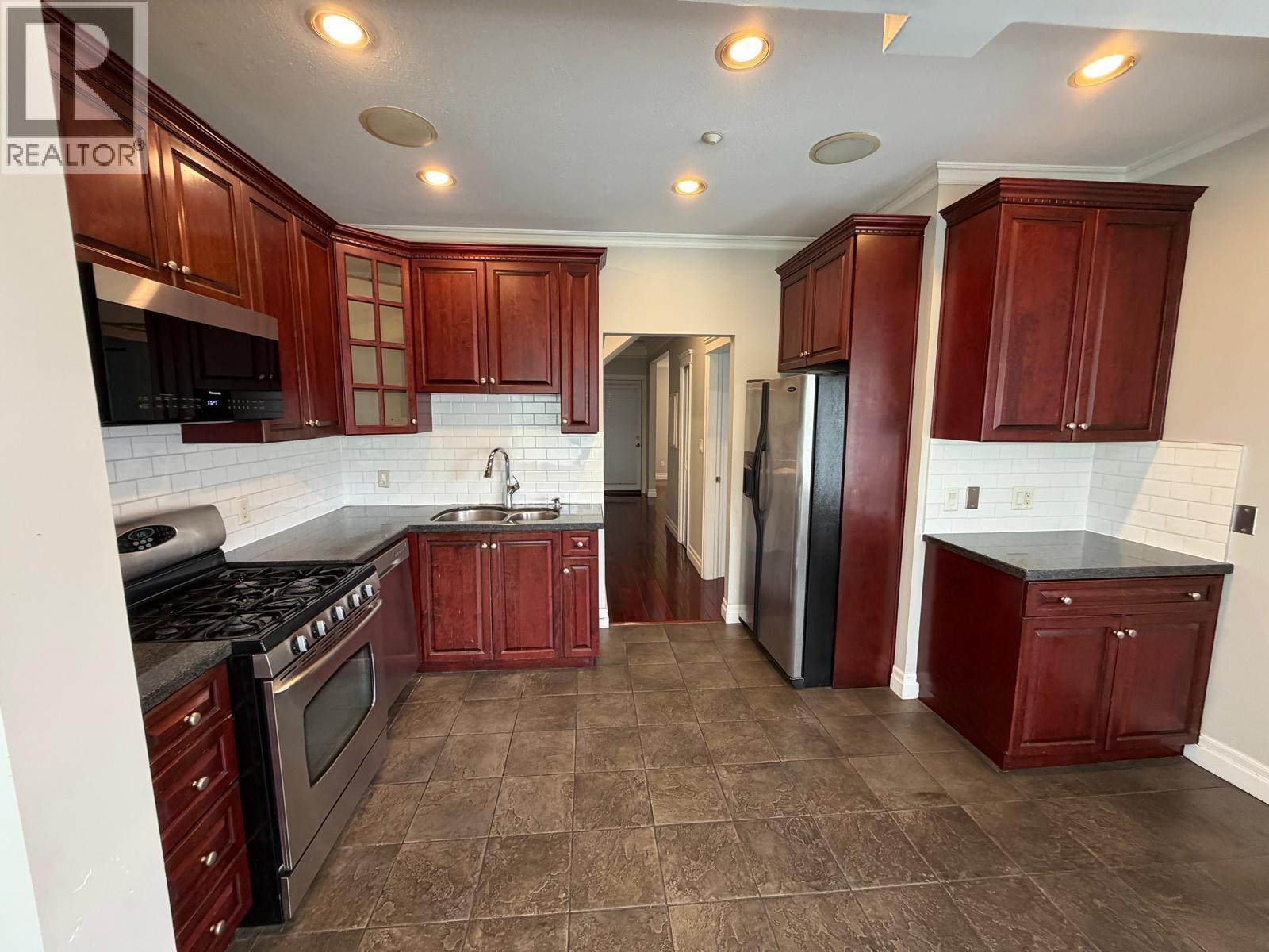 4585 COMMERCIAL STREET — photo 2