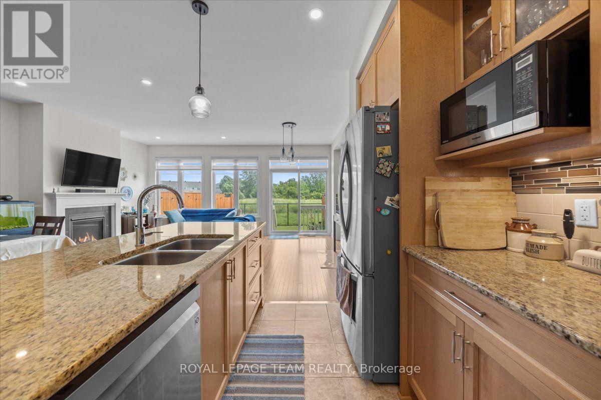 552 JACKDAW AVENUE - 10