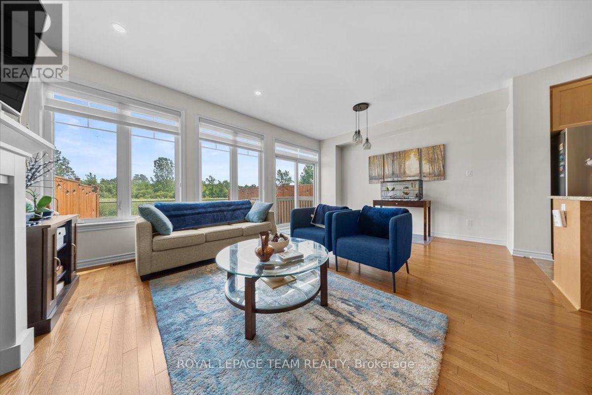 552 JACKDAW AVENUE - 13