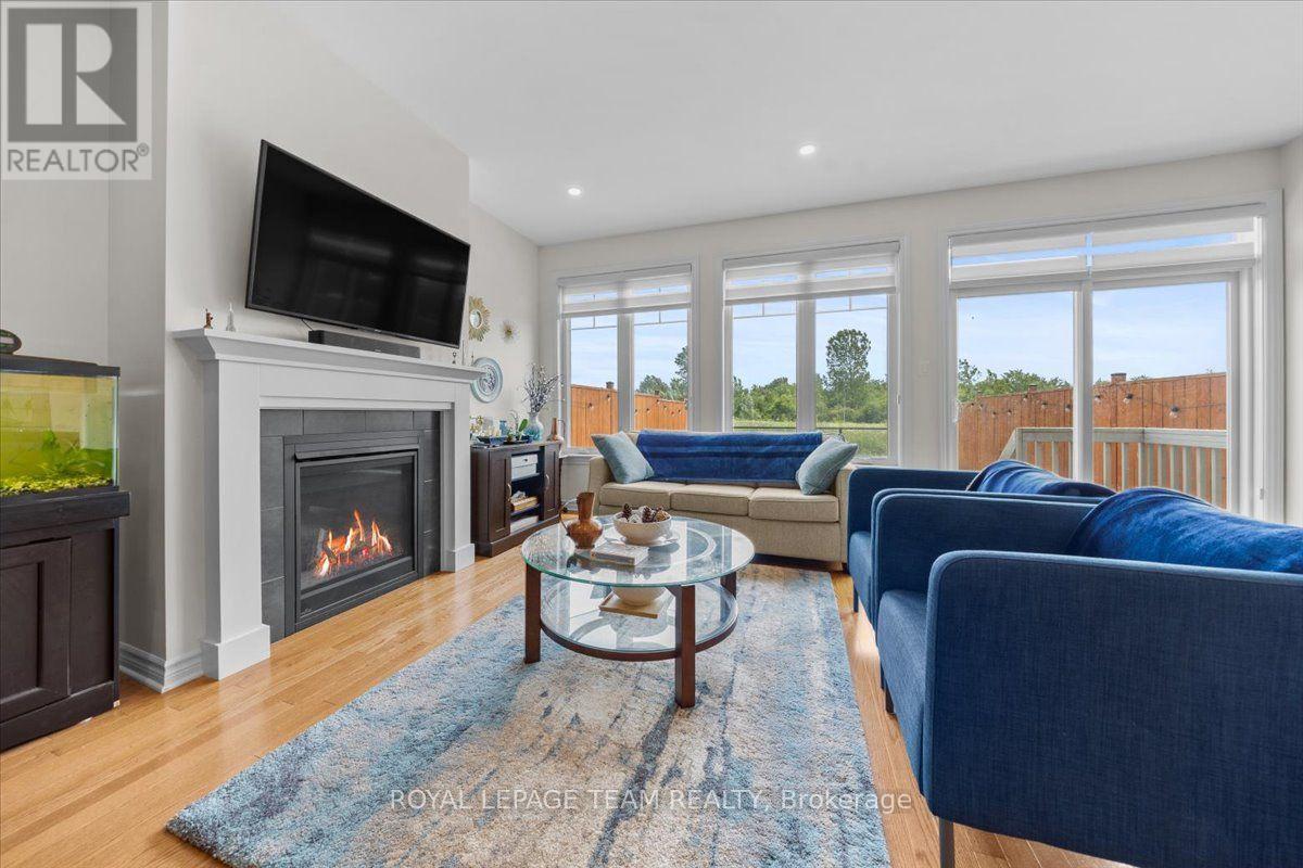552 JACKDAW AVENUE - 14