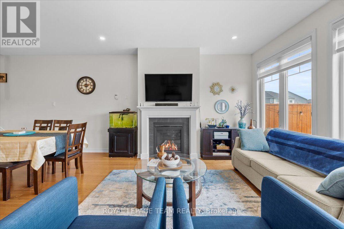 552 JACKDAW AVENUE - 15