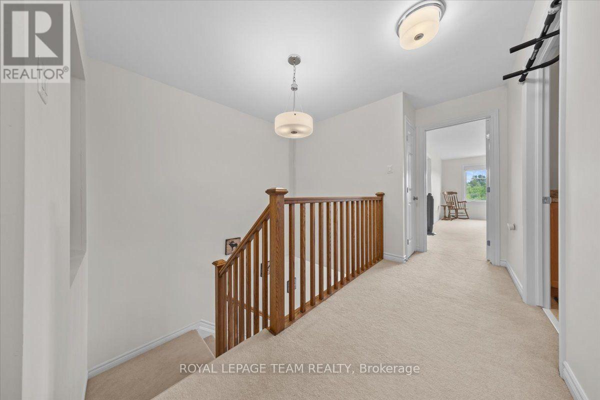 552 JACKDAW AVENUE - 17