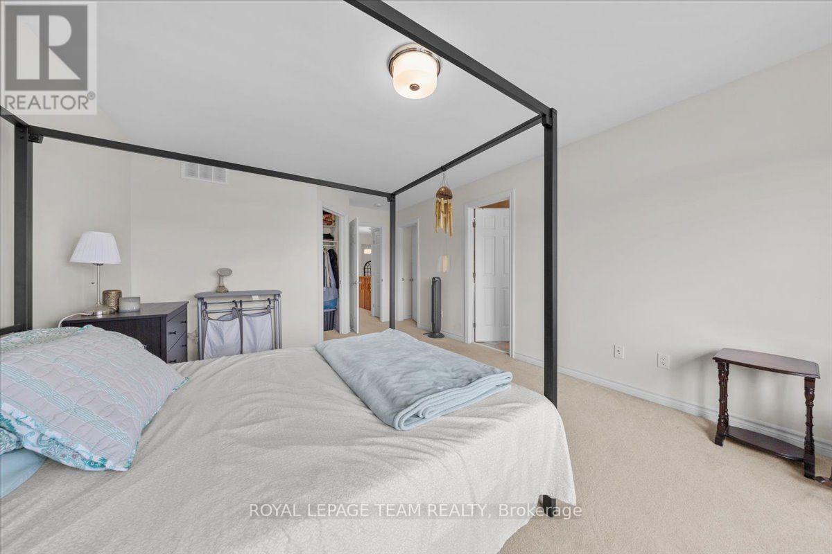 552 JACKDAW AVENUE - 19