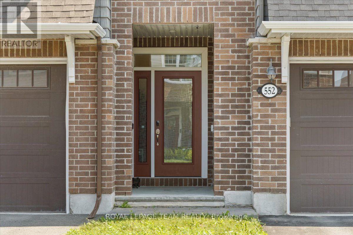 552 JACKDAW AVENUE - 2