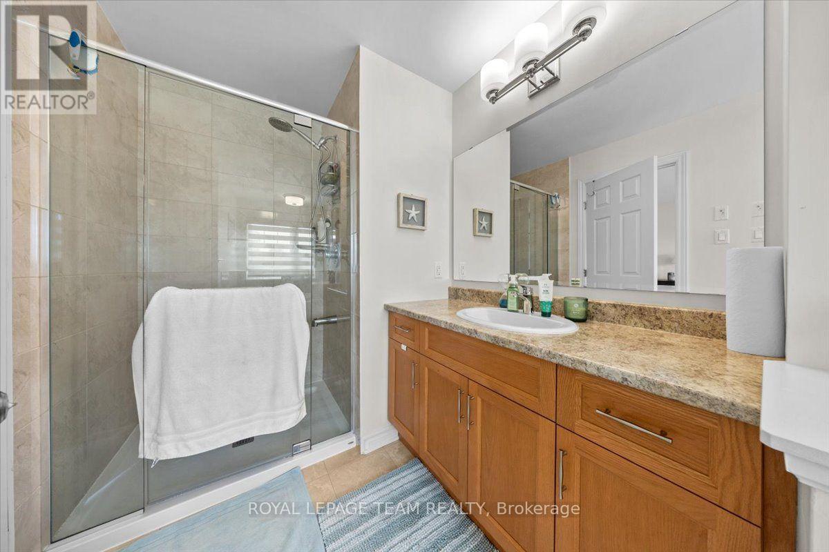 552 JACKDAW AVENUE - 20