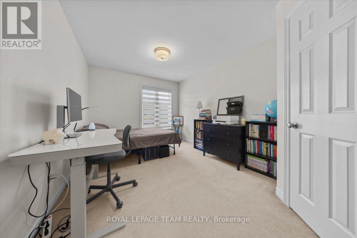 552 JACKDAW AVENUE - 22