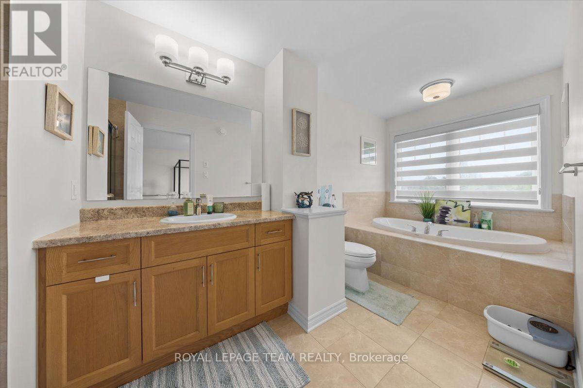 552 JACKDAW AVENUE - 25