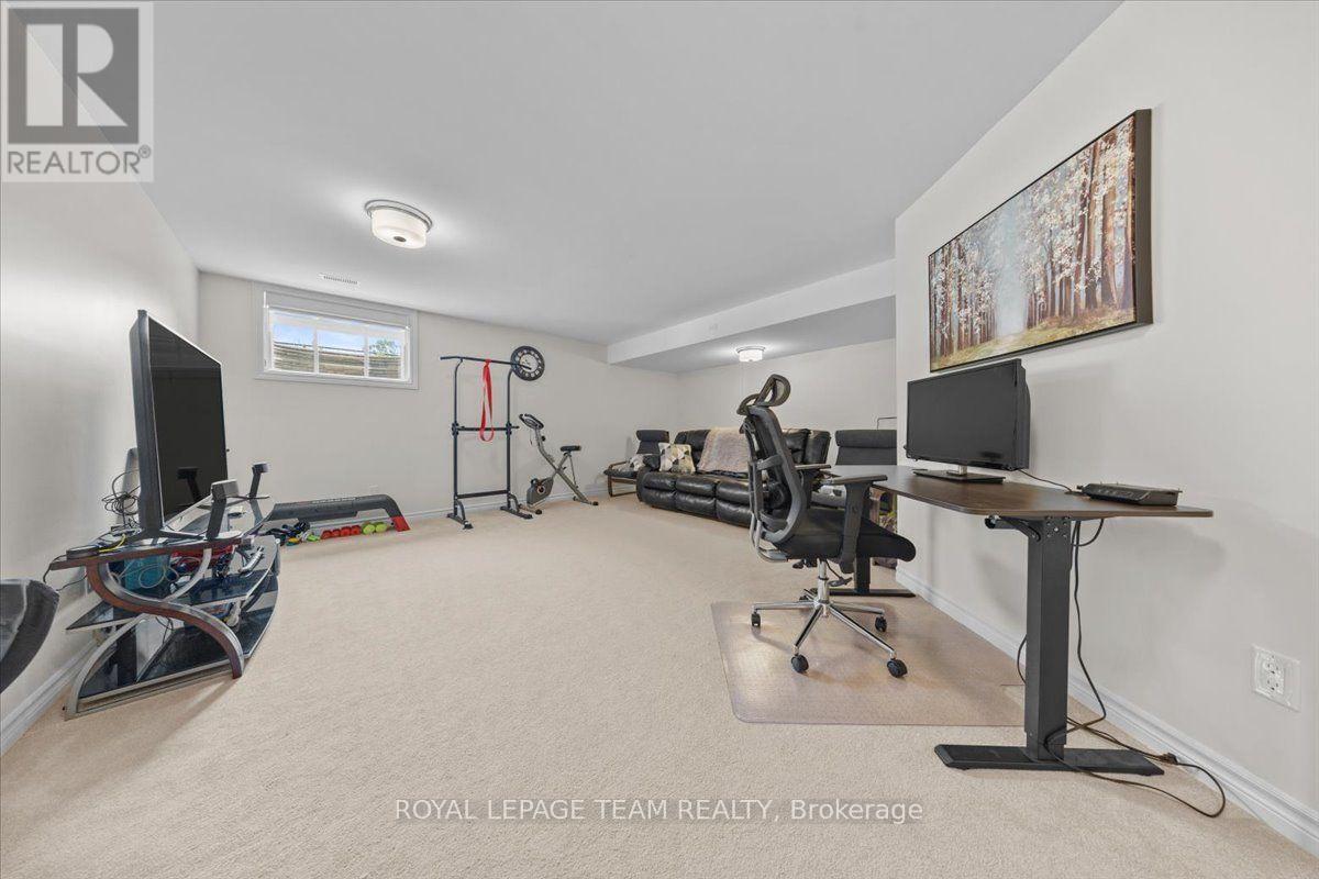 552 JACKDAW AVENUE - 28