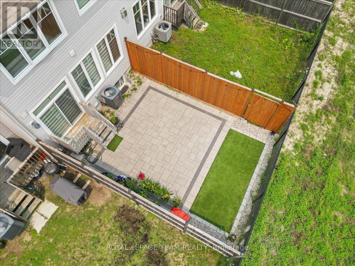 552 JACKDAW AVENUE - 29