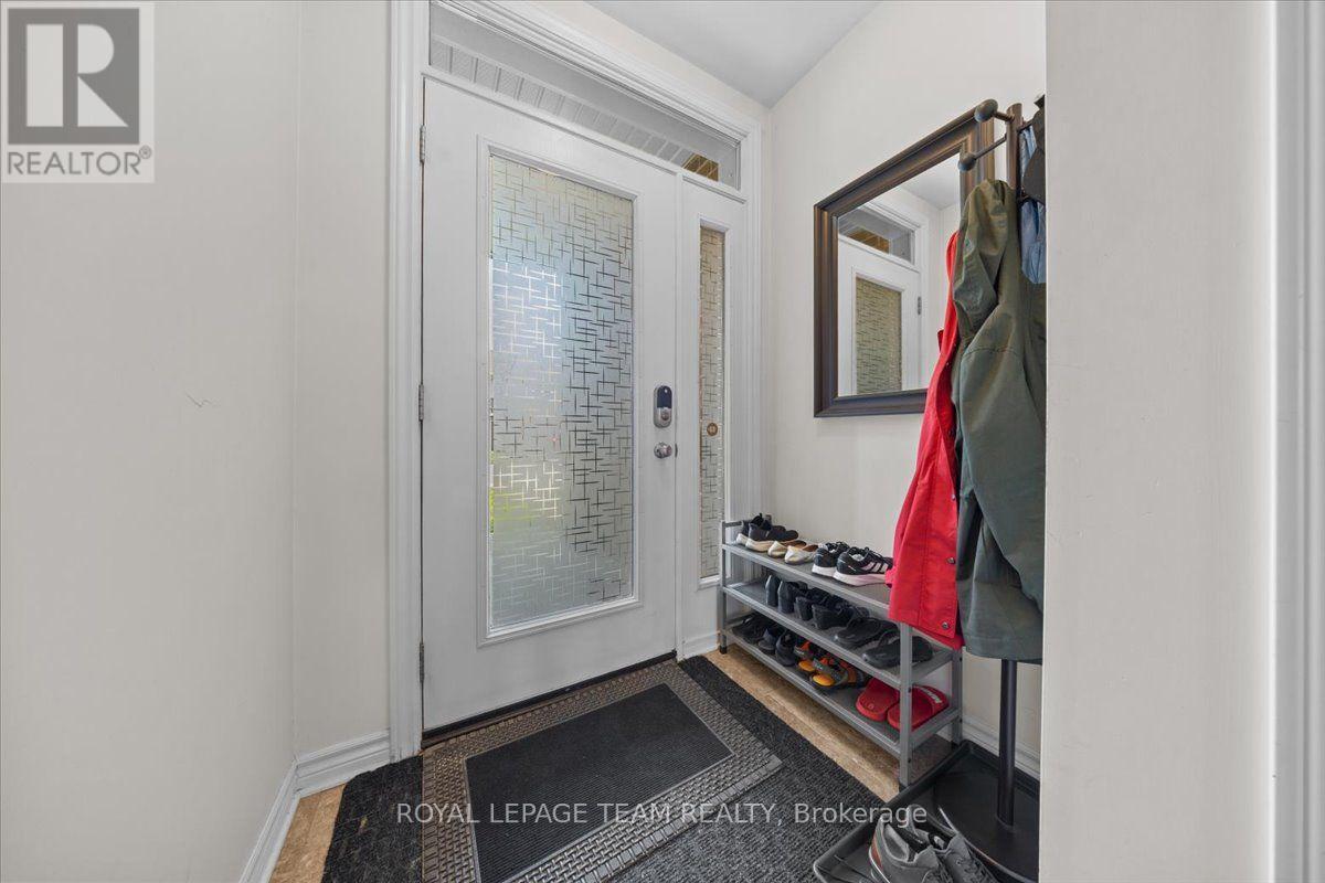 552 JACKDAW AVENUE - 3