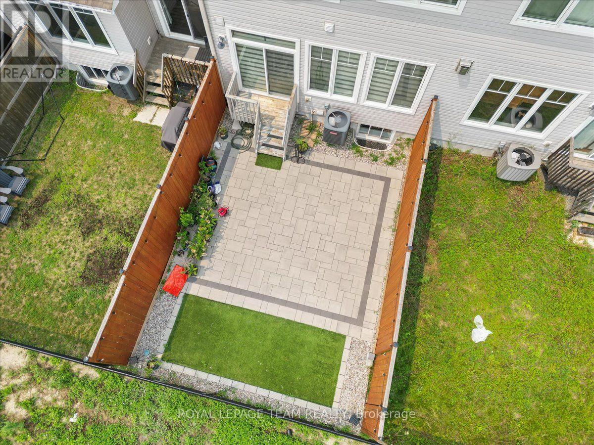 552 JACKDAW AVENUE - 30