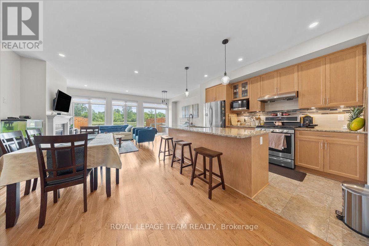 552 JACKDAW AVENUE - 6