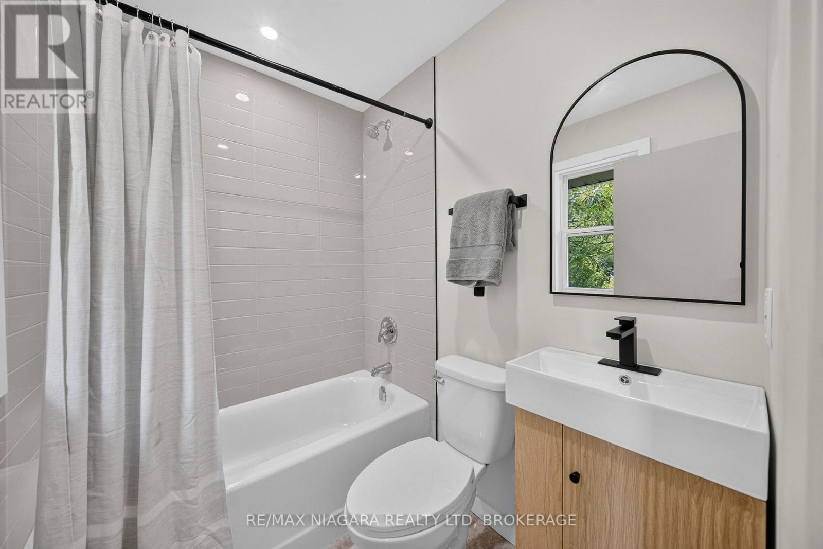 7072 DELL AVENUE - 18