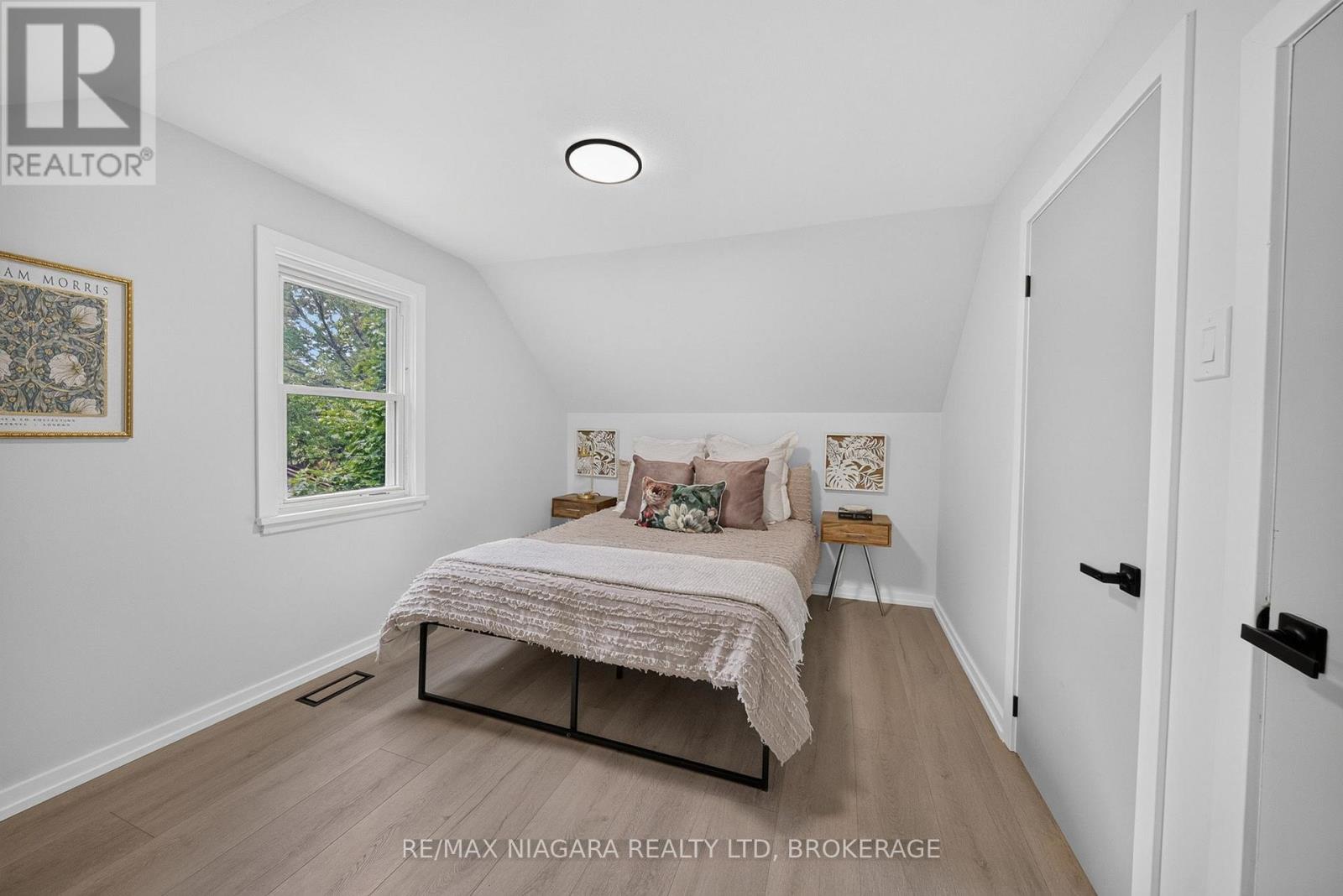 7072 DELL AVENUE - 24