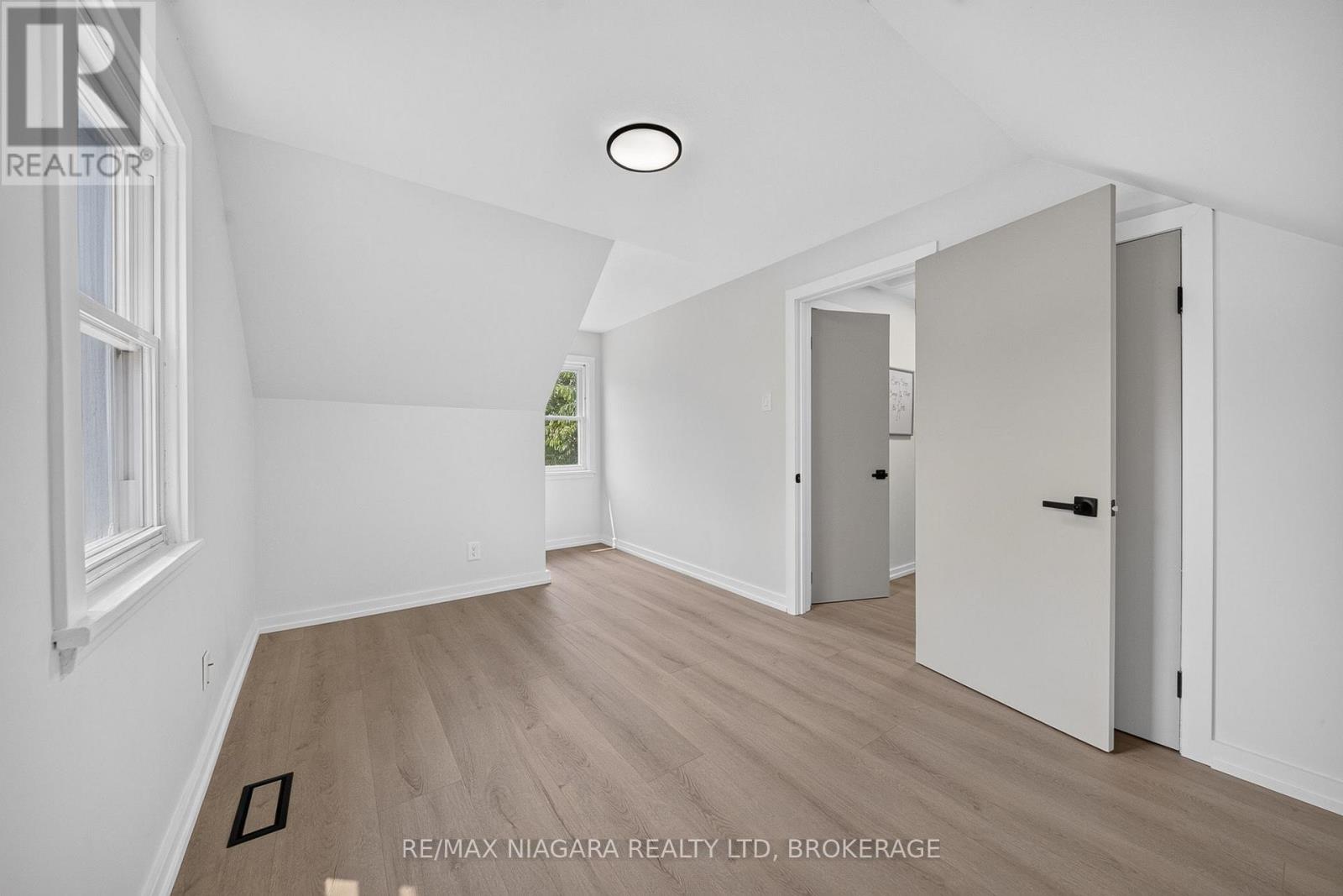 7072 DELL AVENUE - 26