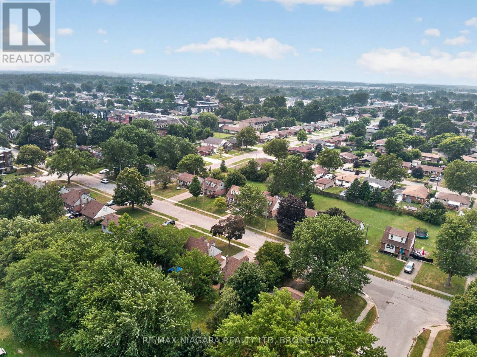 7072 DELL AVENUE - 8