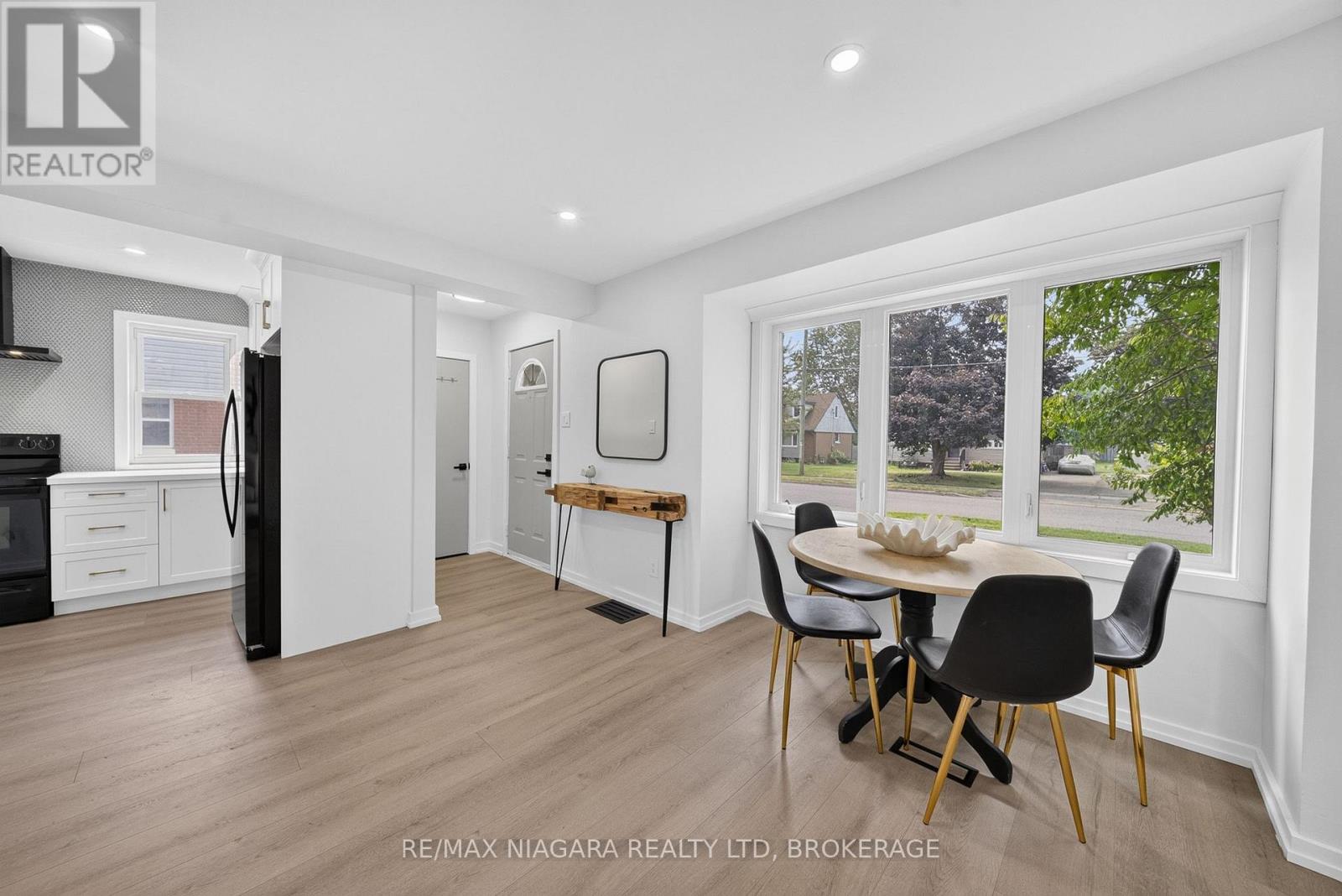 7072 DELL AVENUE - 9
