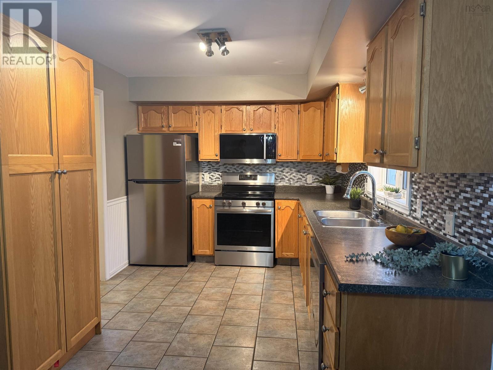 110 Rossing Drive - 12