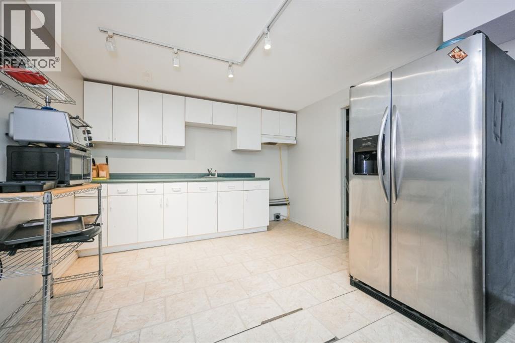9918 70 Avenue - 18